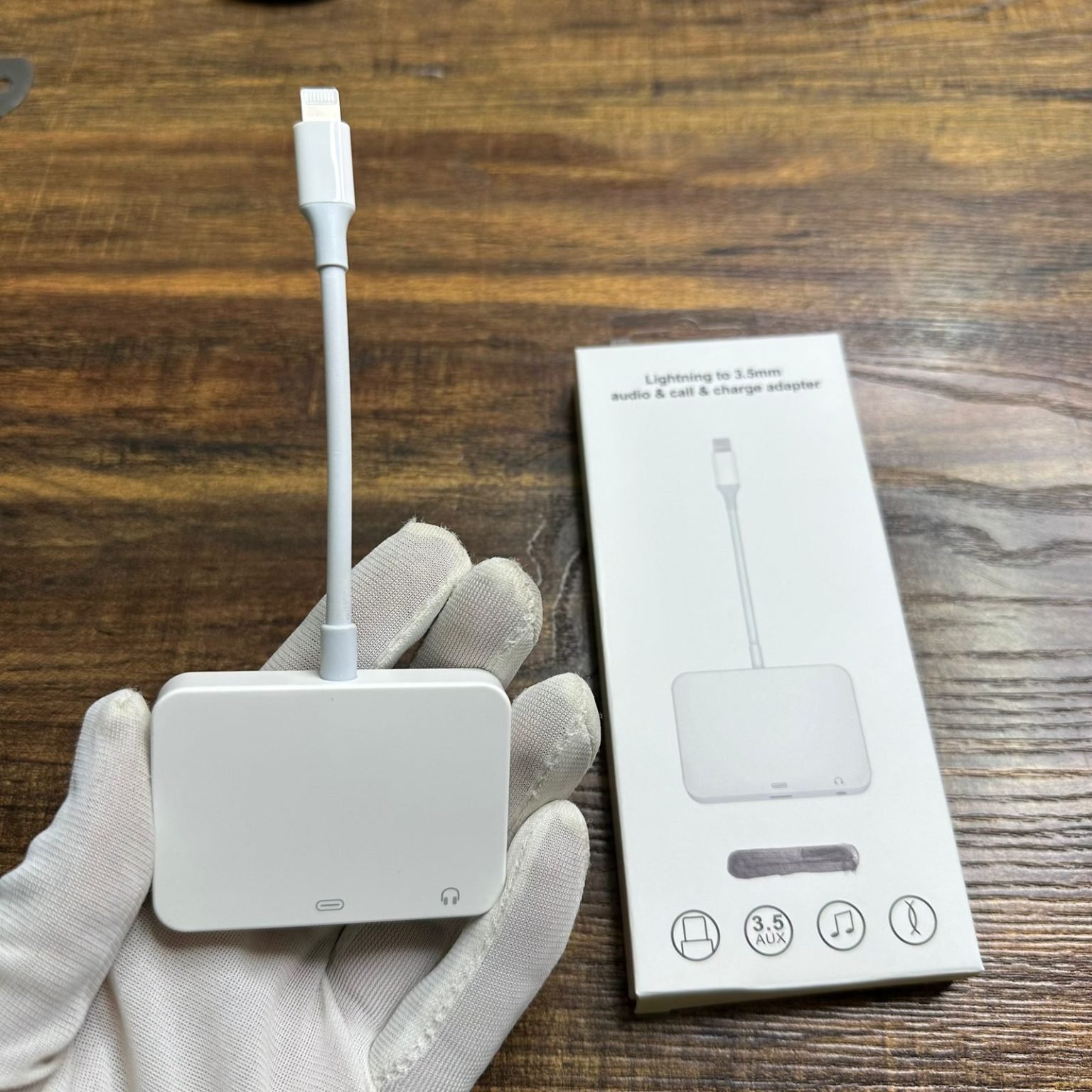 Apple 2 in 1 3.5mm Audio + Charger Connector